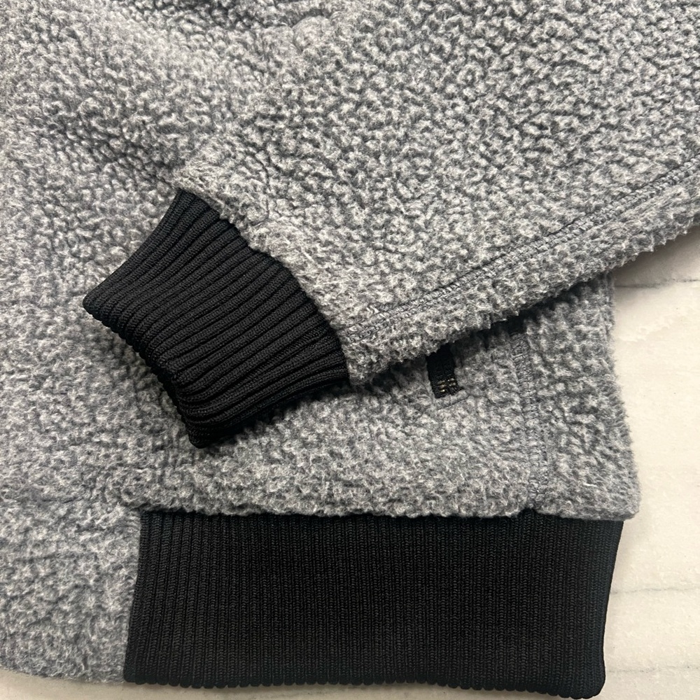 Carhartt Gray Fleece Women’s Zip-up - Picture 4 of 7